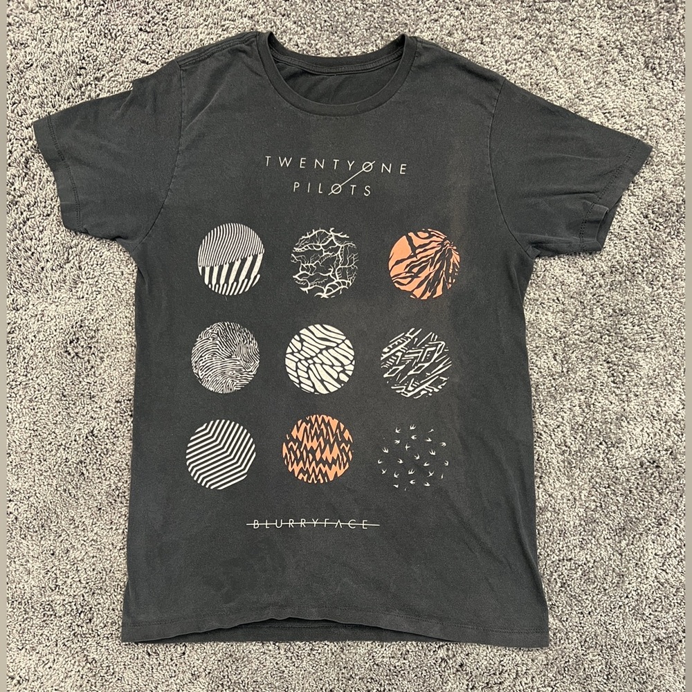 Twenty One 21 Pilots TShirt Size Small Blurry Face Tour 2015 Concert Black Red